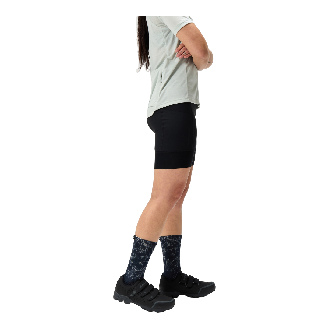 ENDURA Women S Loop Waist Short-Man_Black