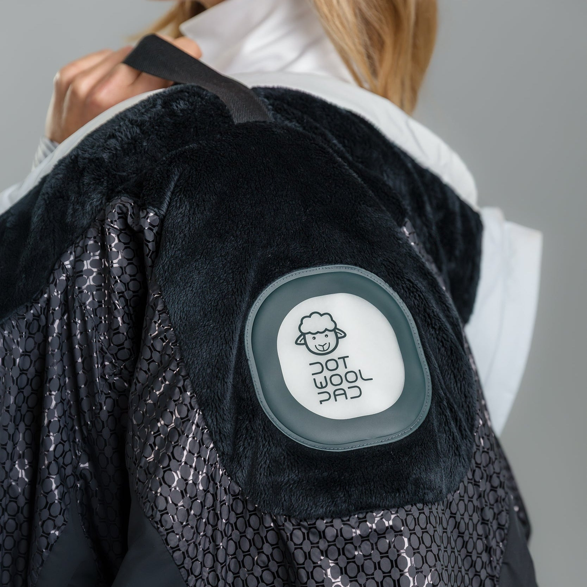 DUAL W JACKET