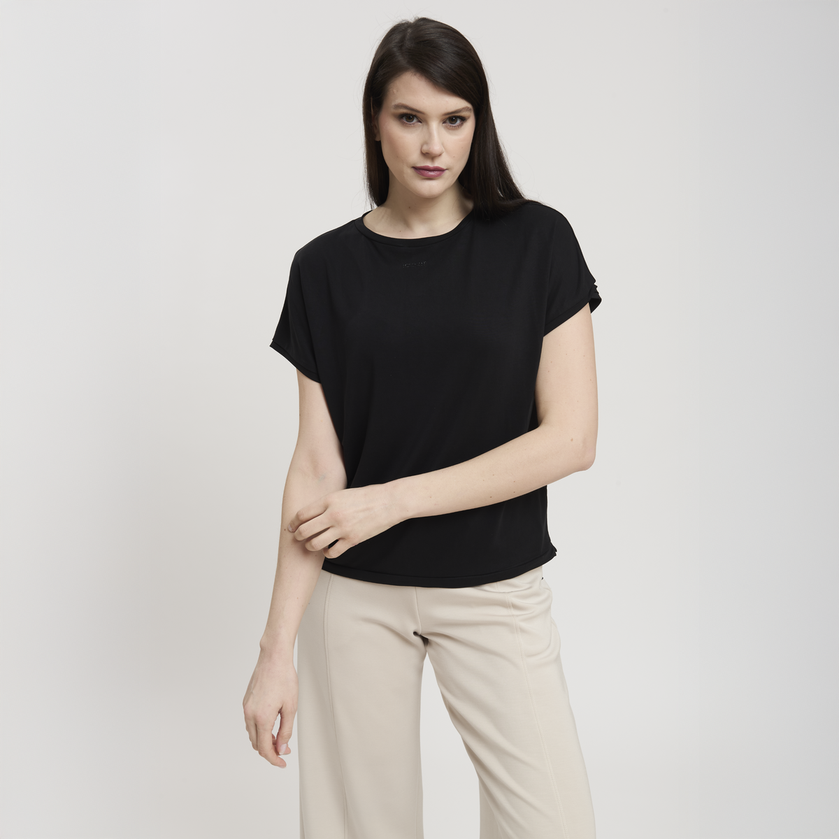 LA NILDE WOMAN T-SHIRT SHORT SLEEVE